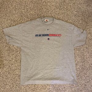 Vintage Nike Men's New York
Rangers T-Shirt - Gray
